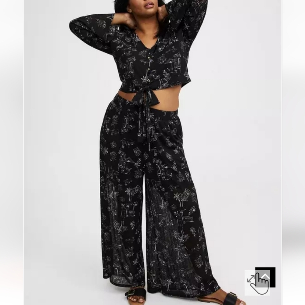 🆕️🖤 3X TORRID BLACK PRINTED V NECK PANT SET🖤